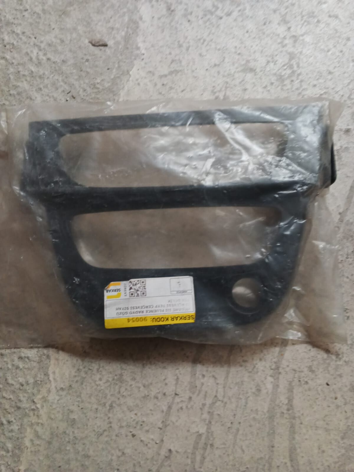 Renault Fluence Teyp Çerçevesi - 682605518R - Serkar