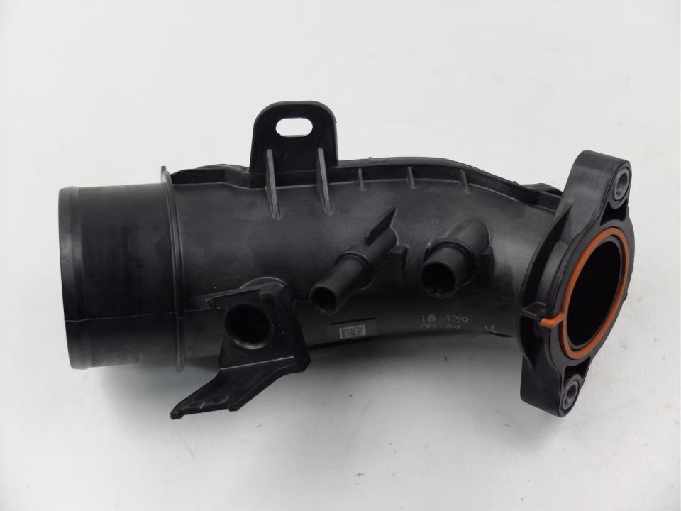 Renault Captur / Clio / Megane / Austral / Express Combi / Taliant / Koleos / Kadjar / Talisman / Dacia Duster (1.3 Tce H5H) Hava Filtre Borusu Ucu - 165767385R