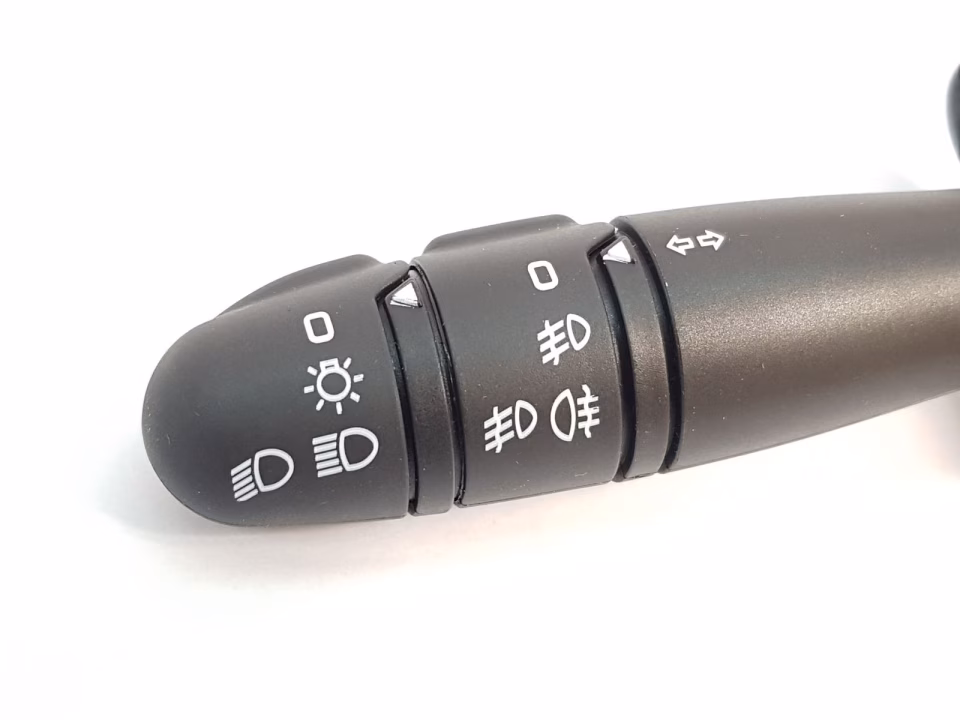 Renault Clio 2 - II / Symbol (1998 - 2005) Hatchback Far Sinyal Kolu Sisli 15 Pinli - 7701066570 - 7701064225 - 7701064226