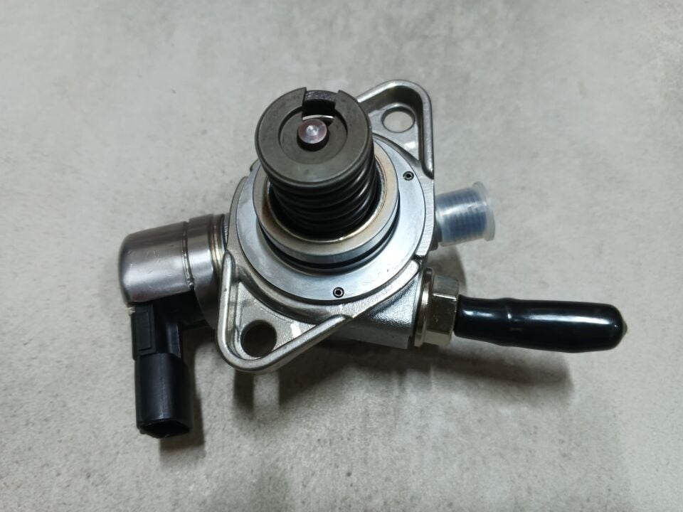 Renault Clio 4 - IV Benzin Besleme Pompası (1.2 Tce H5F) - 166305283R - 166301888R