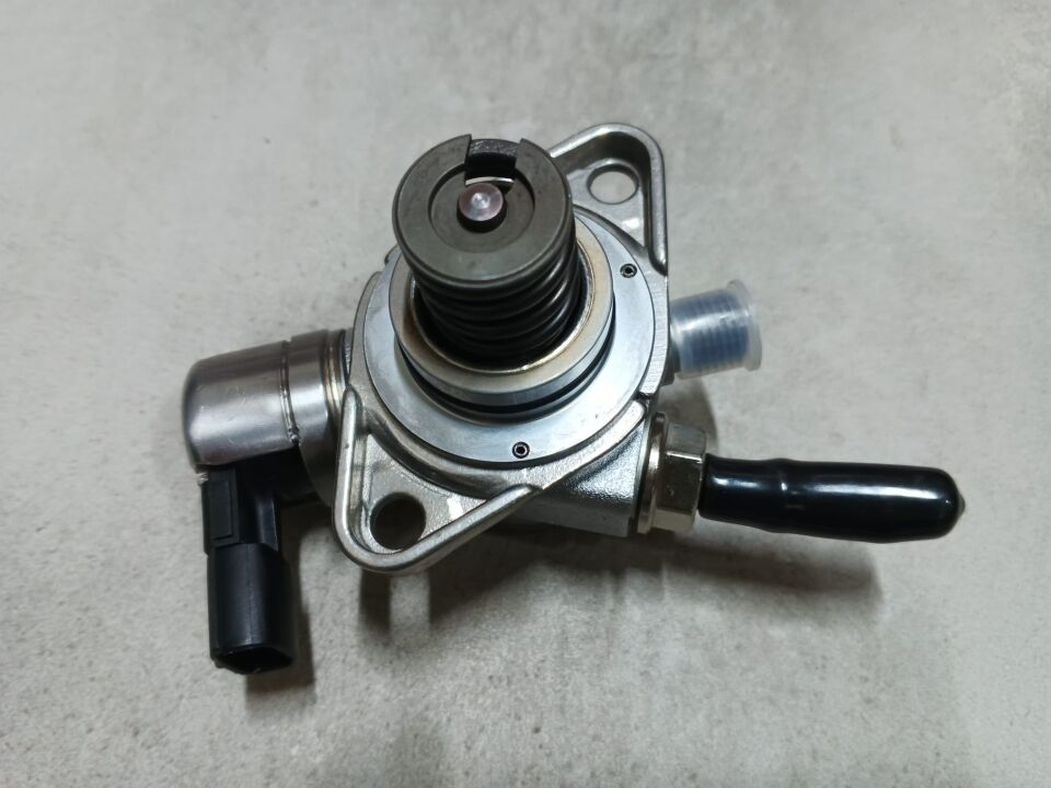 Renault Clio 4 - IV Benzin Besleme Pompası (1.2 Tce H5F) - 166305283R - 166301888R