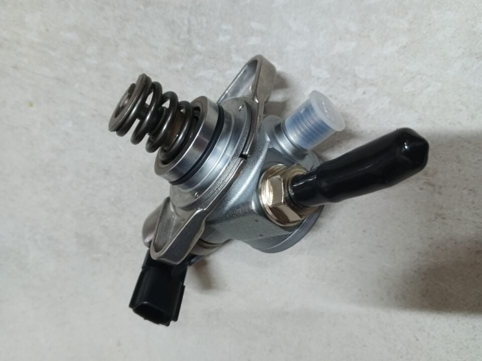 Renault Clio 4 - IV Benzin Besleme Pompası (1.2 Tce H5F) - 166305283R - 166301888R