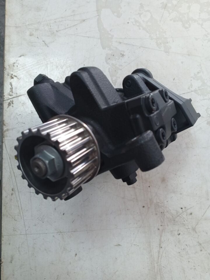 Renault Fluence Mazot Pompası (1.5Dci-K9K) 167003669R - 167008557R - Mais