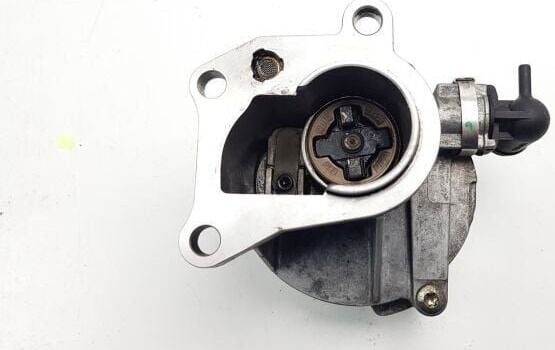 Renault Trafic II - 2 / Laguna II - 2 - Fren Vakum Pompası 1.9 Dci F9Q (2002-2012) - 8200720558