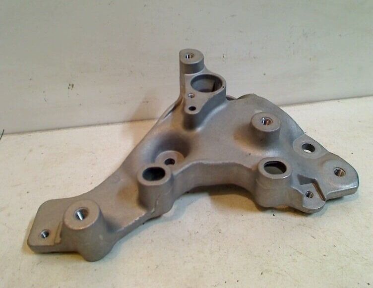 Renault Trafic III - 3 - Motor Bağlantı Takozu Kulak 1.6 Dci R9M (2013-2019) - 648606762R