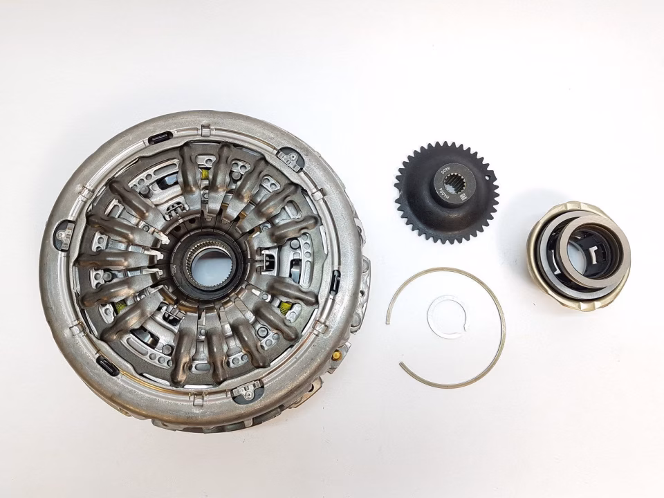 Renault Latitude / Laguna 3 - III / Captur / Clio 4 - IV - 5 - IV / Fluence / Megane 3 - III - 4 - IV / Talisman / Scenic 3 - III / Dacia Duster EDC Debriyaj Seti Baskı + Balata + Bilya + Çatal Komple / Kavrama (Otomatik) - 302054315R - 302057266R