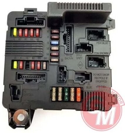 Renault Megane II - 2 - Sigorta Kutusu - 8200306033 - 8200262385