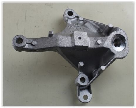 Renault Captur / Clio 4 - IV / Dacia Duster Şanzıman Takozu Kulağı Alüminyum 5 Vites - 112533062R