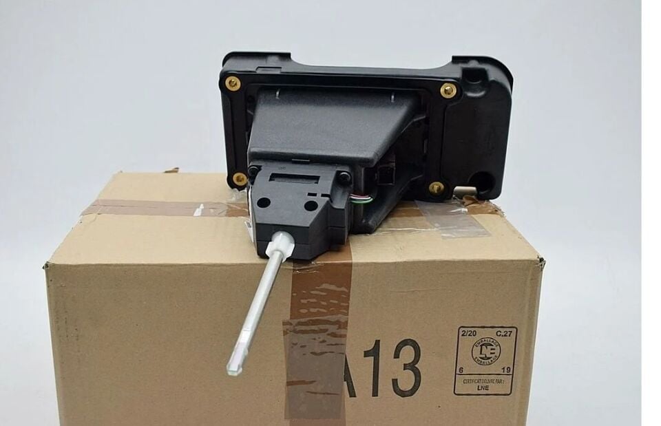 Renault Clio 3 - III (1.2 16 Valf D4F) Otomatik Vites Kulesi Komple - 8200915414