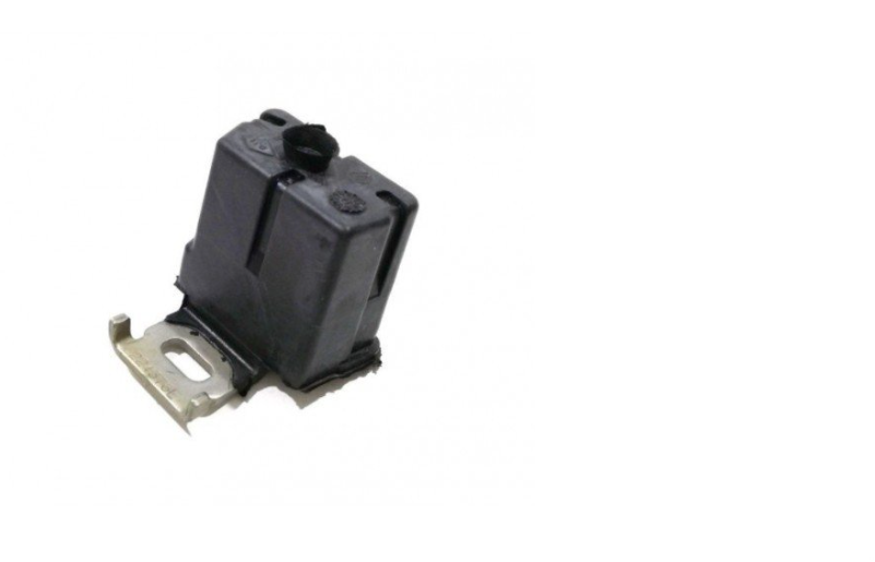 Renault Clio 3 - ııı Arka Egzoz Takozu - 8200224376 - Üç-El